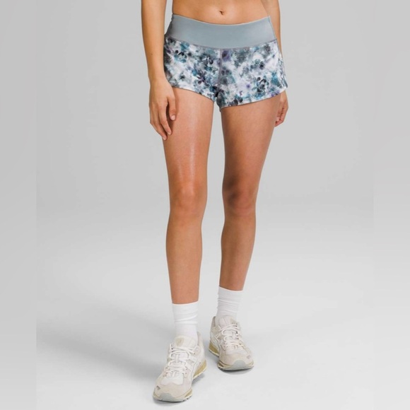 Lululemon Speed Up Low-Rise Shorts 2.5” Kaleidofloral Multi Blue Cast Rare Print - Picture 3 of 7